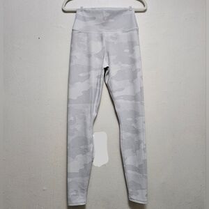 ALO Yoga High Waist Vapor Leggings Camo Sz M White Gray